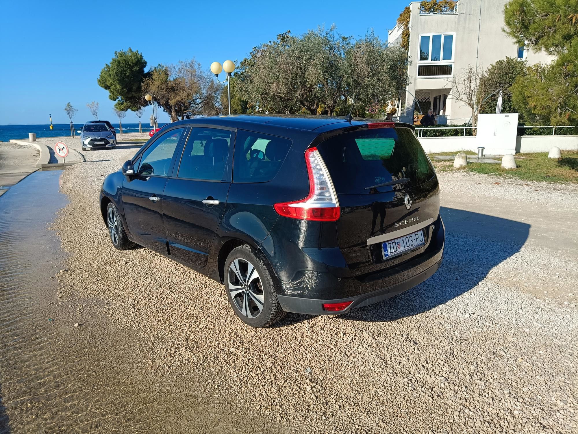 renault grand scenic 1,9 dci ,7 sjedala,klima,tempomat,bose ozvučenje - slika 5