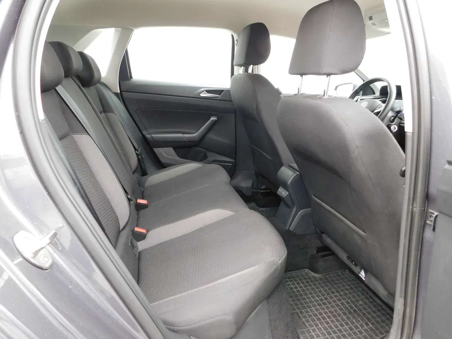 10860 volkswagen polo 1.0 tsi life - slika 13