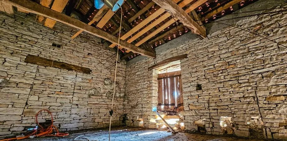 istra, oprtalj – kamena kuća s velikim investicijskim potencijalom - slika 5