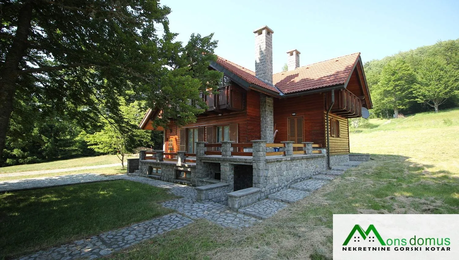 8843 m2 građevinskog zemljišta, dvije vikend kuće i garaža - slika 7