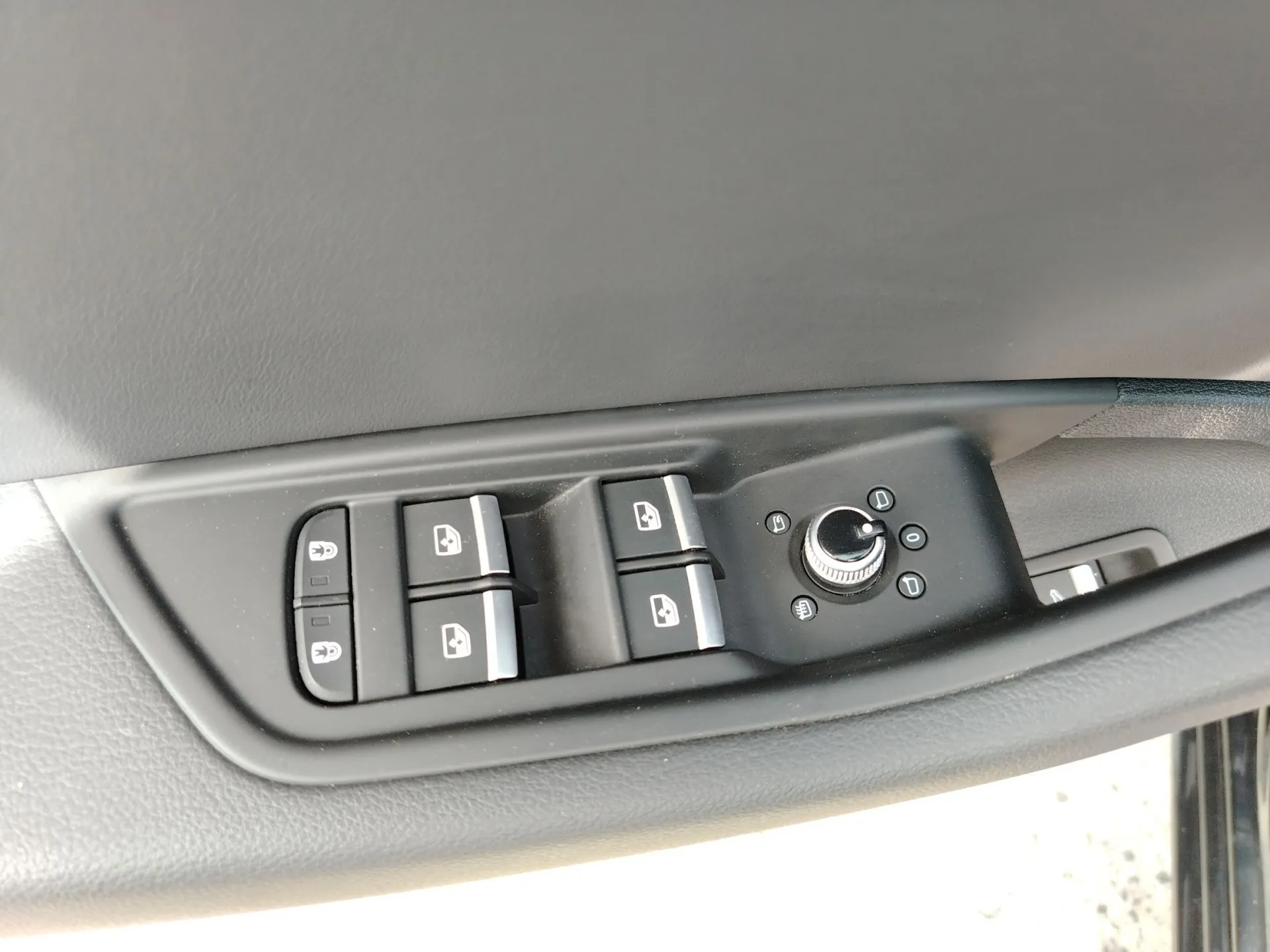 audi a4 40 tdi s tronic quattro s line - slika 20