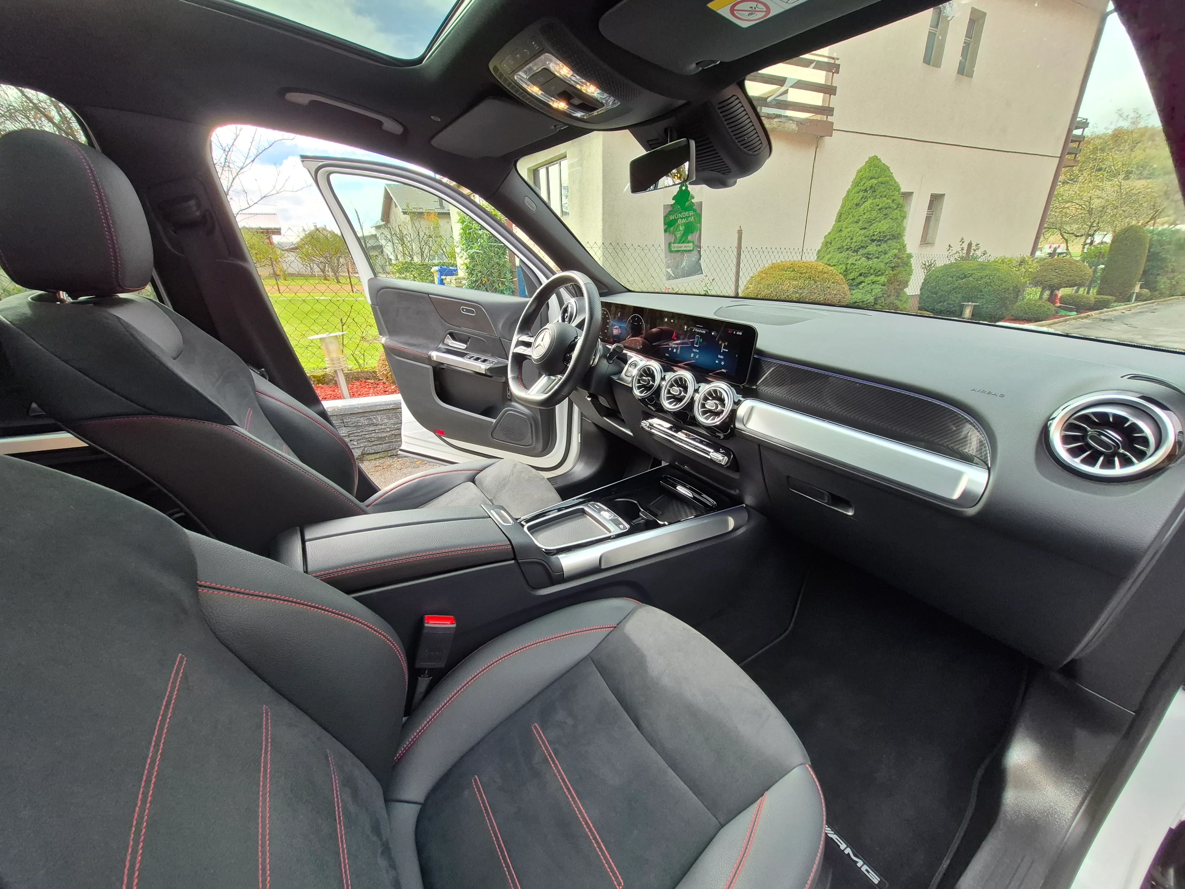 mercedes glb 200d-amg - slika 9