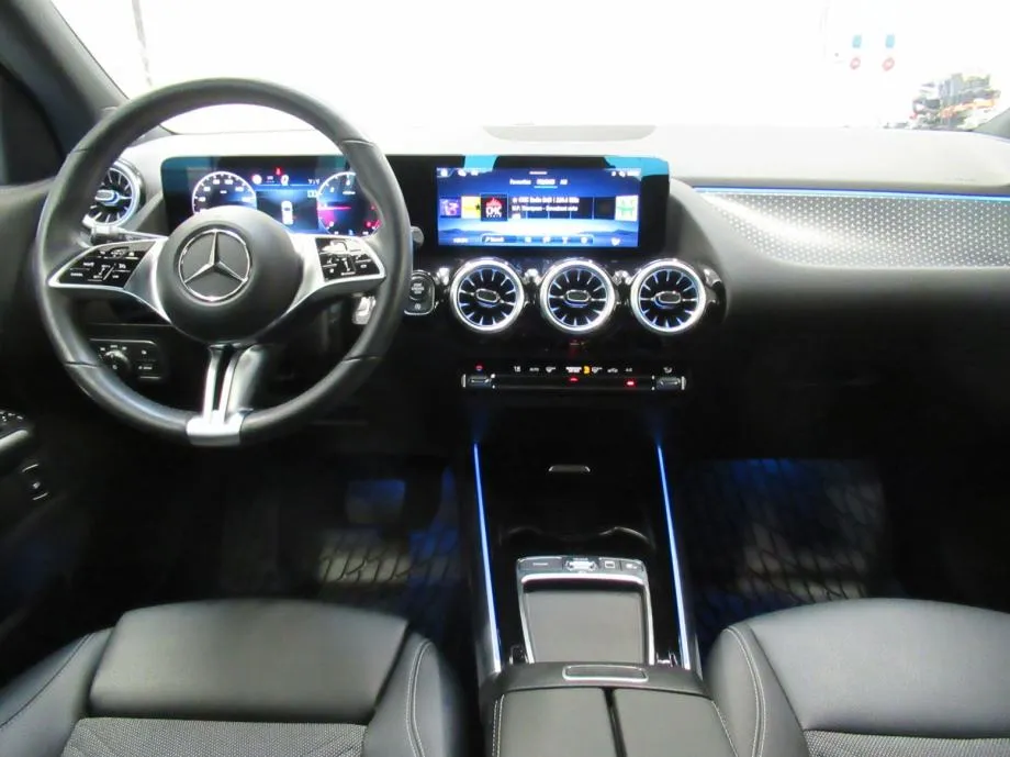 mercedes-benz gla 200 d progressive advanced plus **3 godine jamstva** - slika 9