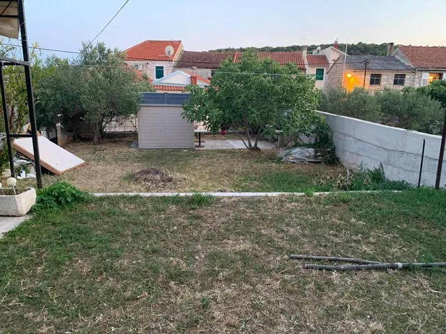 prodaja kuće i građevinskog zemljišta - slika 8