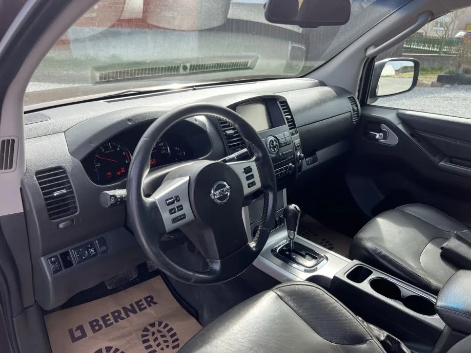 nissan navara 3.0 v6 - slika 18