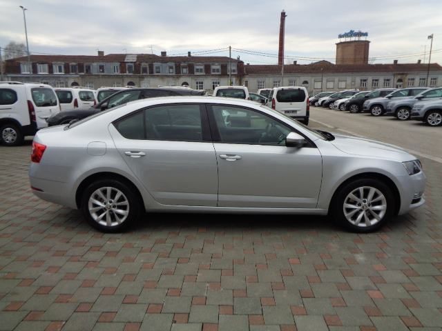 škoda octavia 2,0 tdi dsg style; 150 ks; hr auto; automatik; u pdv-u - slika 4