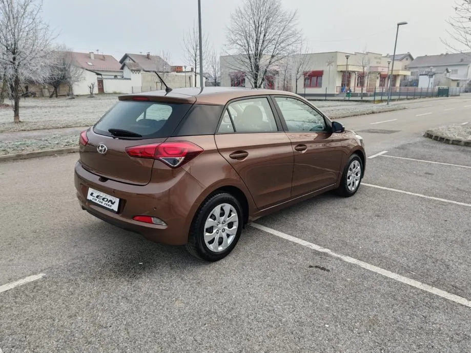 hyundai i20 , 162000 km, 2015 god, katice 24/36 rata - slika 6