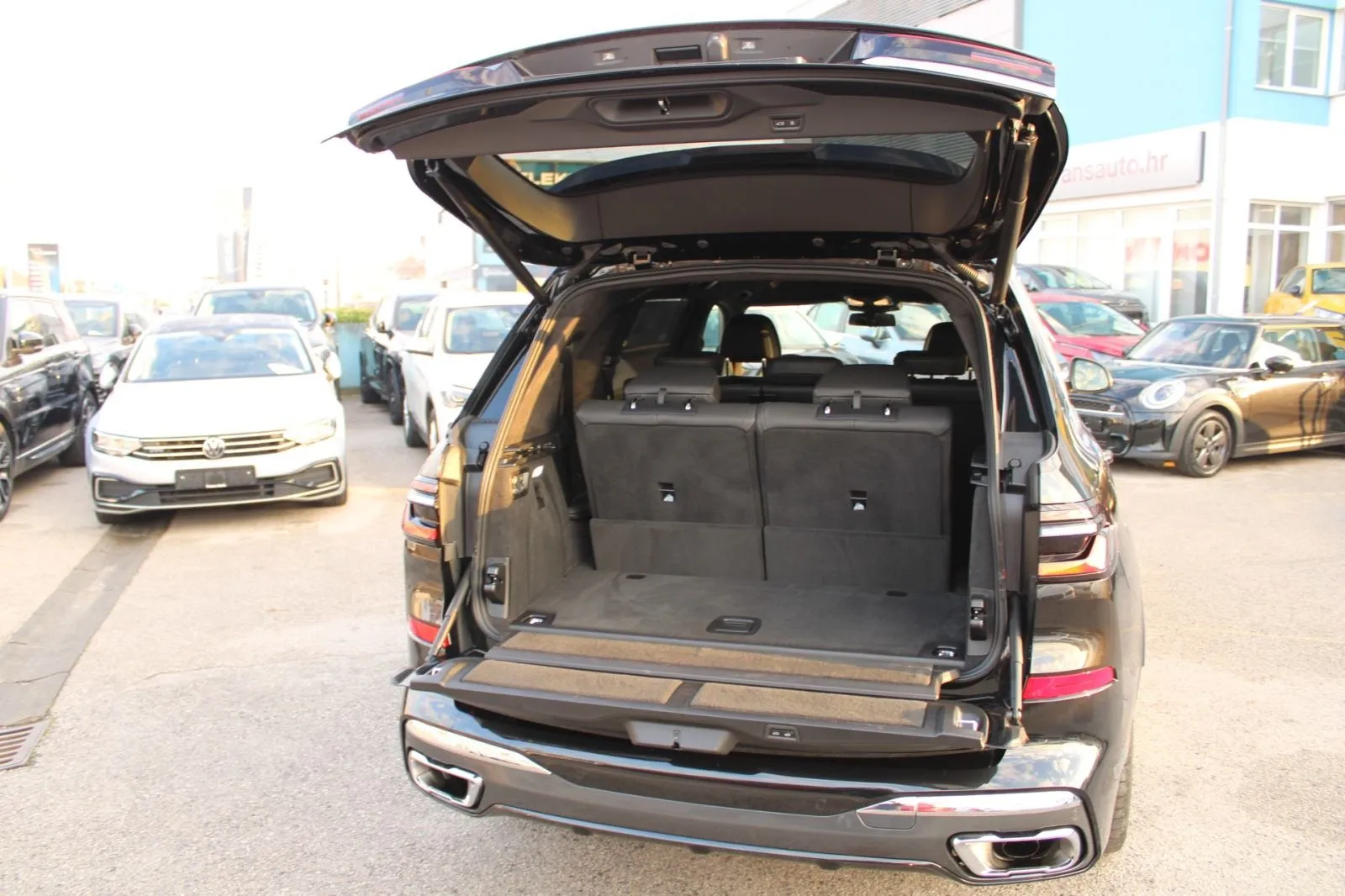 bmw x7 40d xdrive m-paket 7 sjedala *zračni ovjes, panorama, head-up* - slika 9