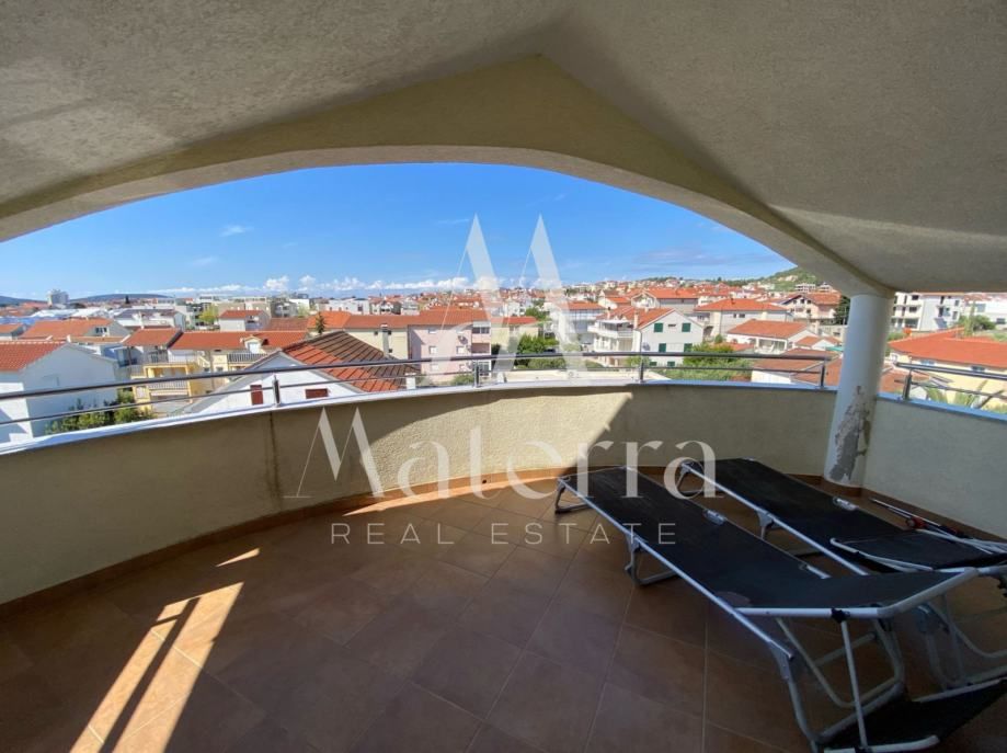 vodice, stan 81,85m2 na 2. katu sa 3 sobe, terasa pogled na more - slika 4