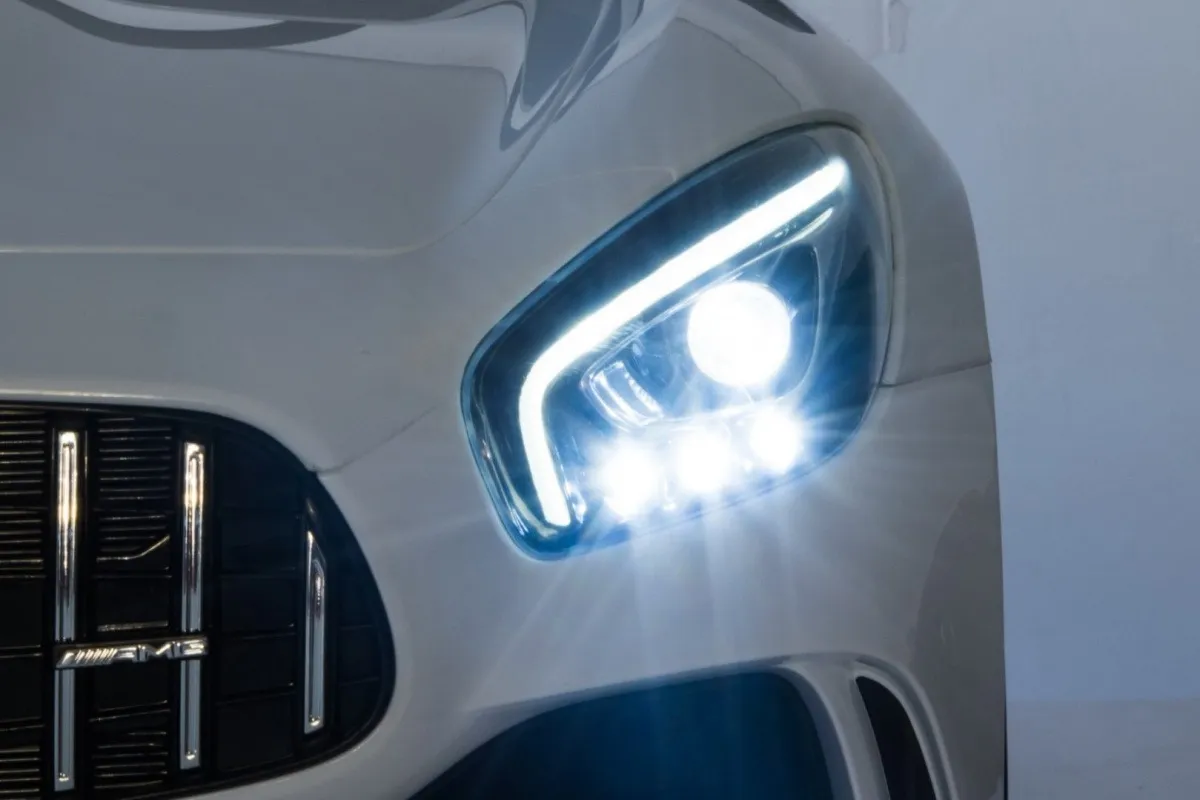 licencirani auto na akumultor mercedes benz gt r 4 x 4 – bijeli - slika 15