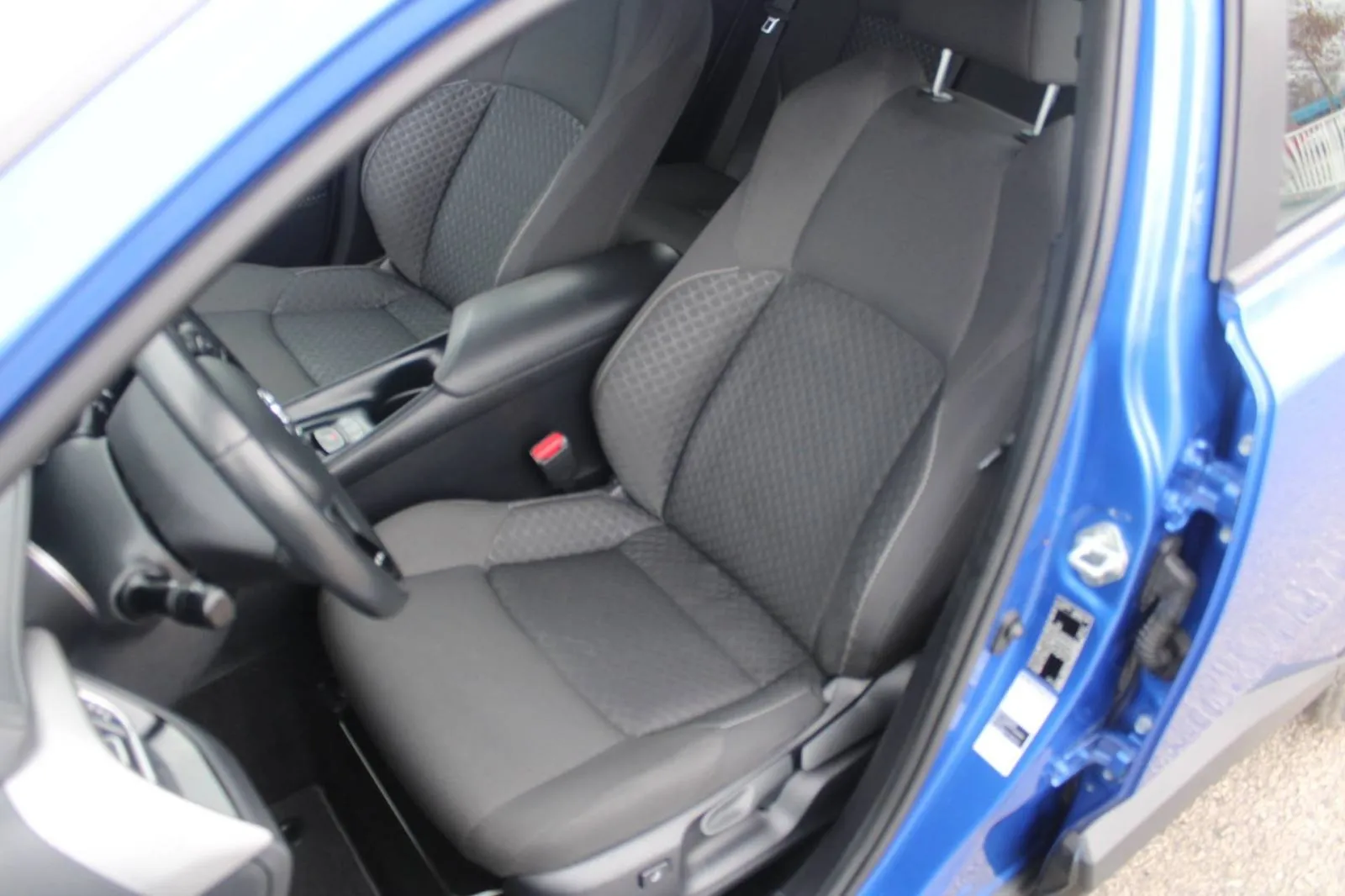 toyota c-hr 2.0 hybrid automatik *led, navigacija, kamera* - slika 10