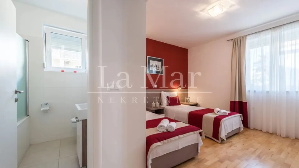 novalja- prvi red do mora- apartman u vili - 81.04 m2 - slika 2