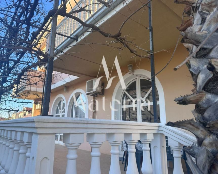 prekrasna vila sa 6 apartmana nadomak mora (prodaja) - slika 2