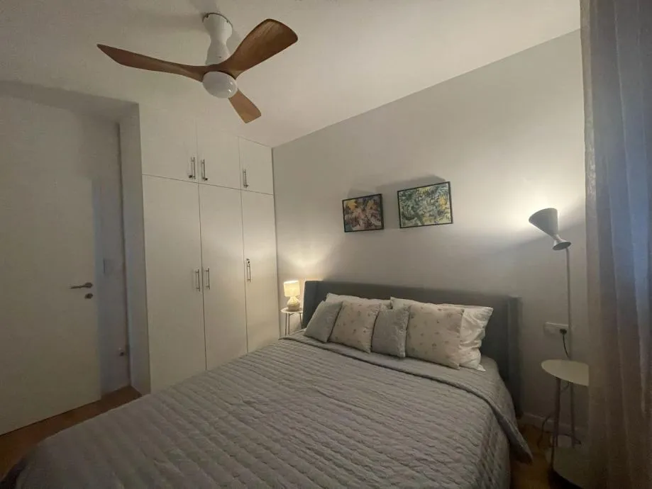 jednosoban stan s terasom i vrtom kaštel stari, 40.00 m2, novogradnja - slika 3