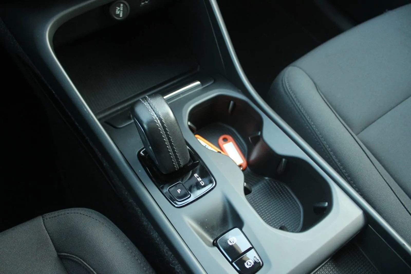 volvo xc40 t5 plug-in hybrid automatik *led, navigacija, kamera* - slika 17