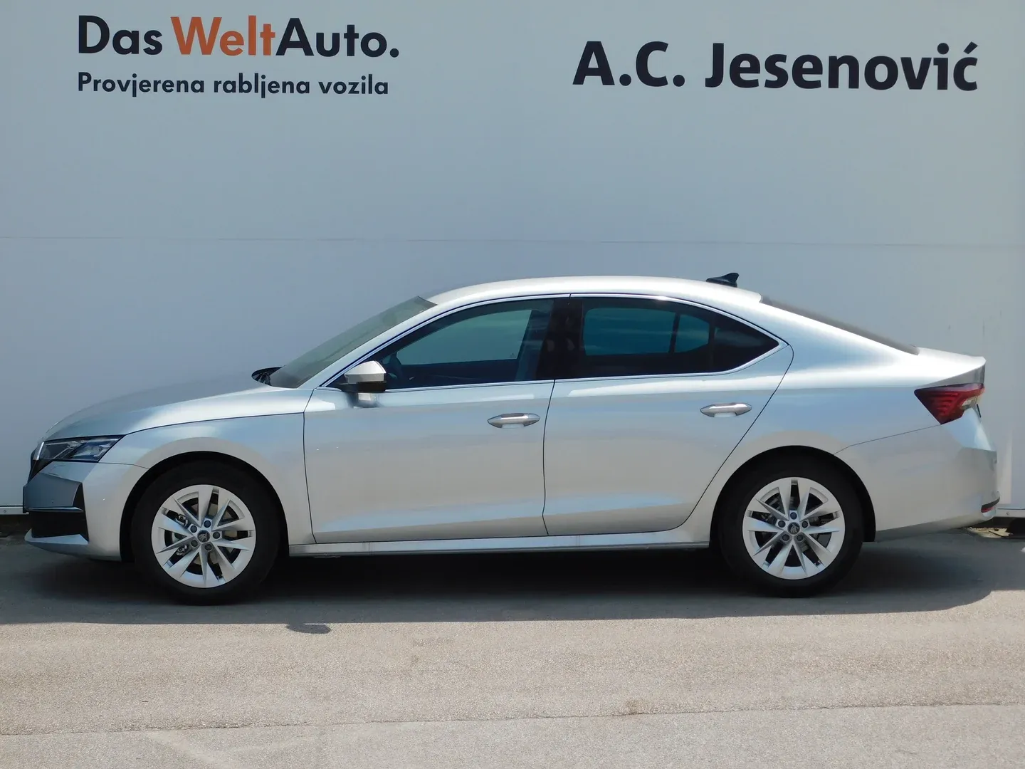 12749 škoda octavia fl selection 2.0 tdi - slika 6
