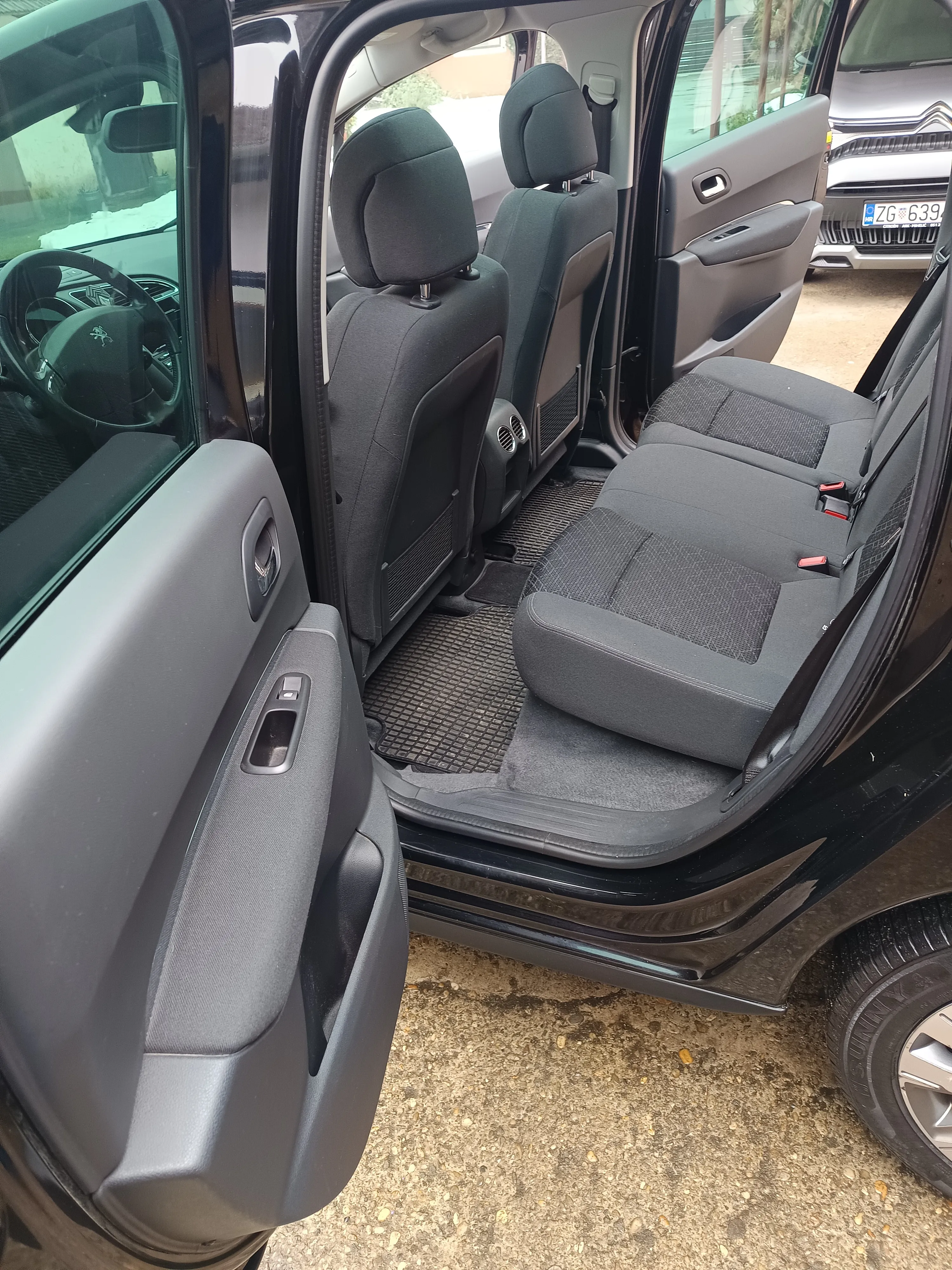peugeot 3008 1,6 bluehdi s&s business line - slika 11