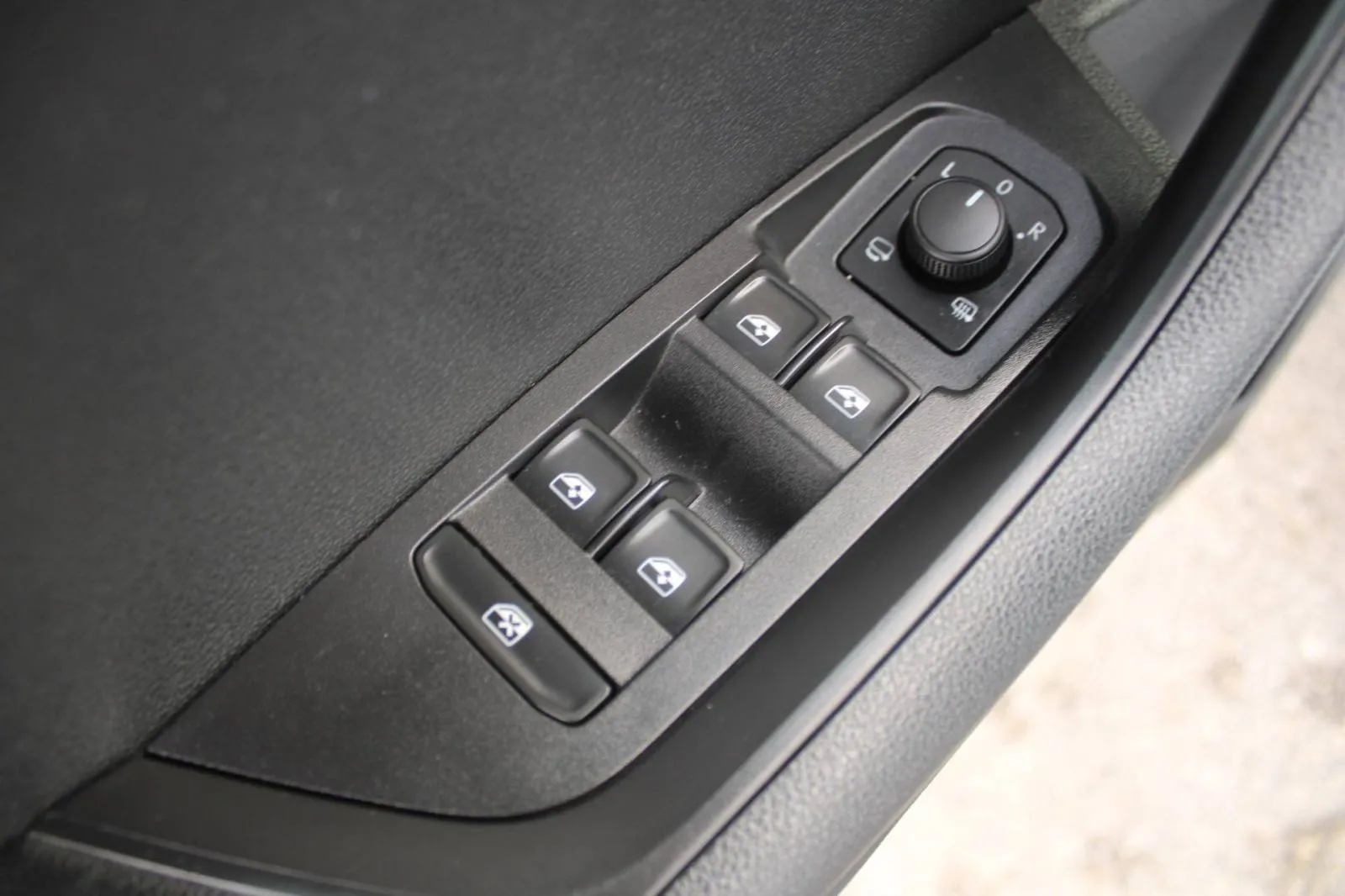 škoda karoq 2.0 tdi dsg *navigacija* - slika 17