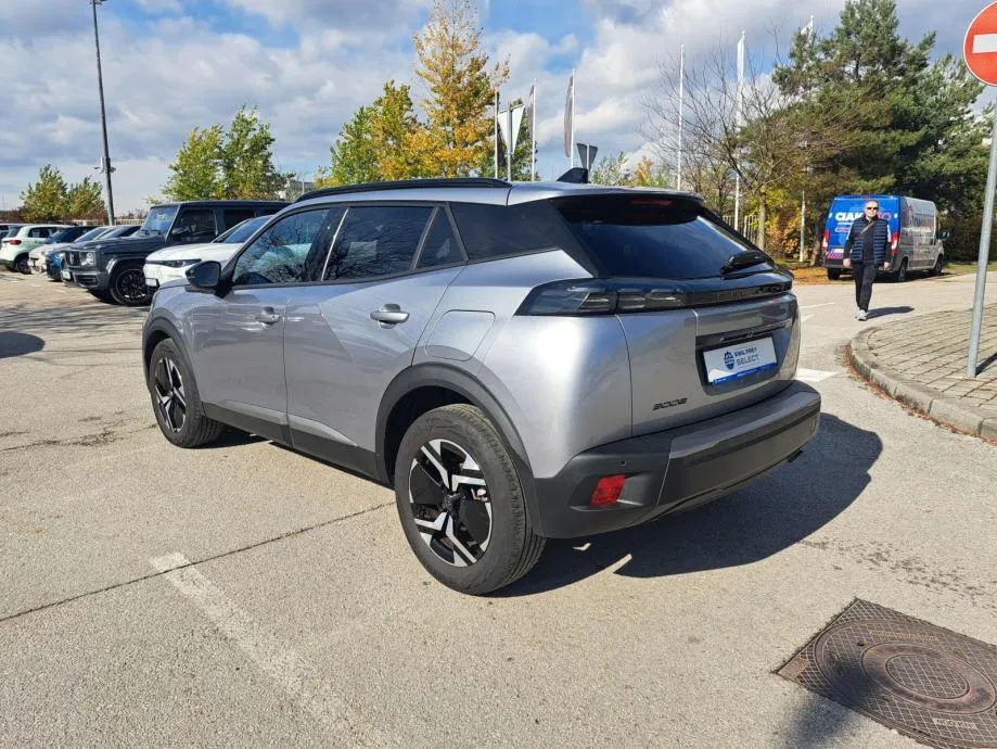 peugeot 2008 allure 1,2 puretech 100 ks - slika 3