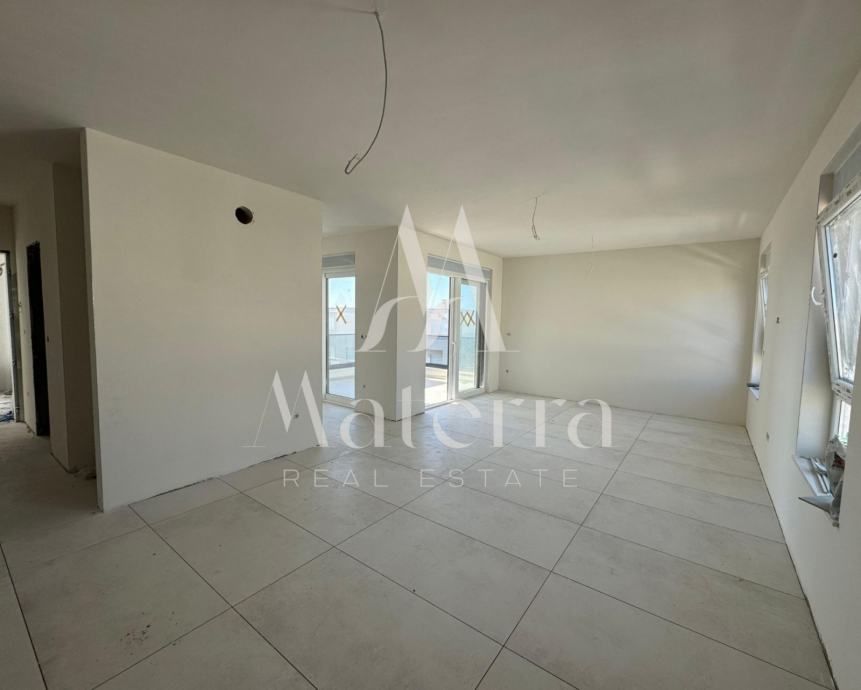 vodice, stan s7 - 81,50m2, terasa, 2. kat, 400m od plaže - slika 15