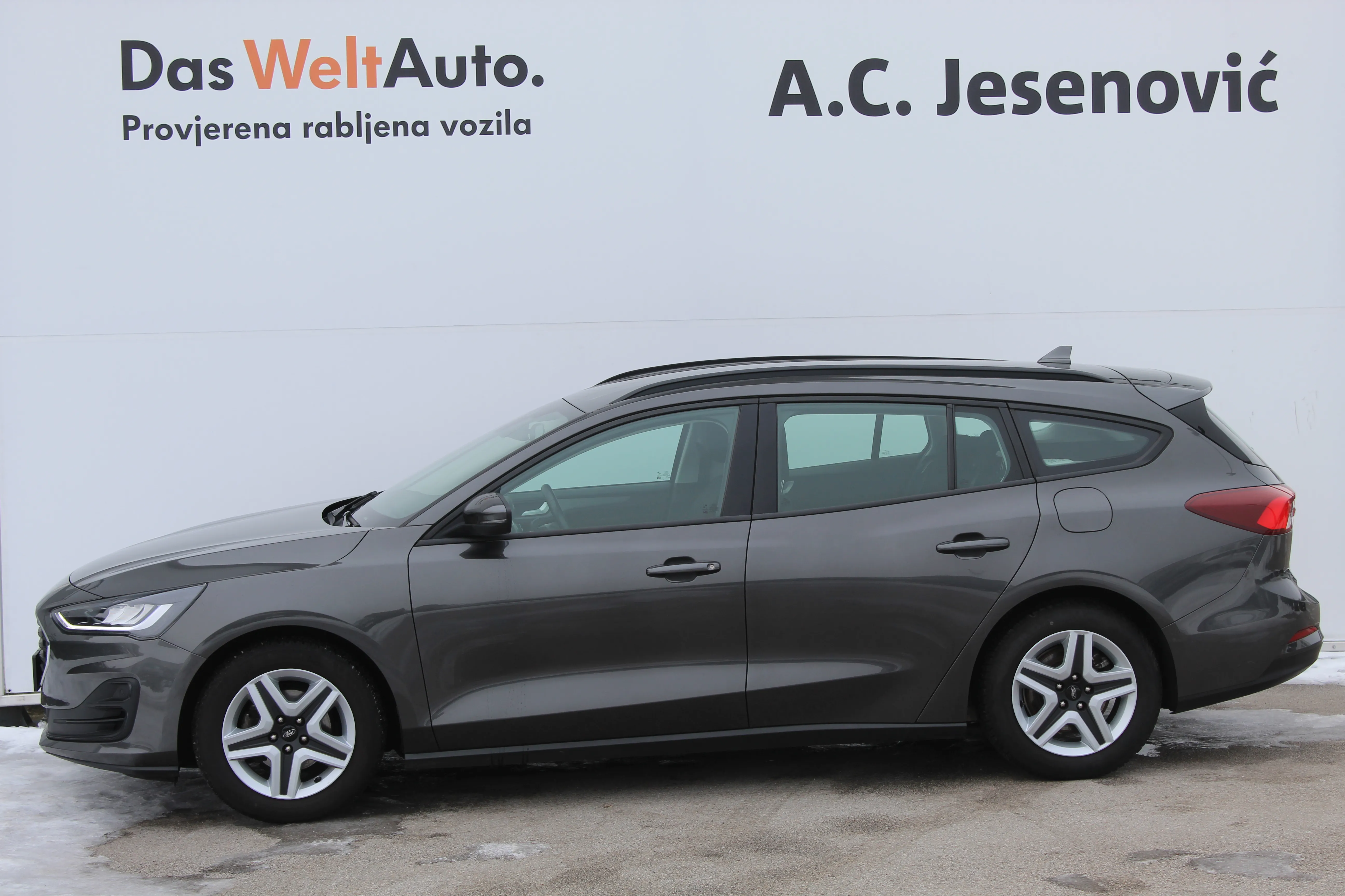 13060 ford focus karavan 1,5 ecoblue connected - slika 6