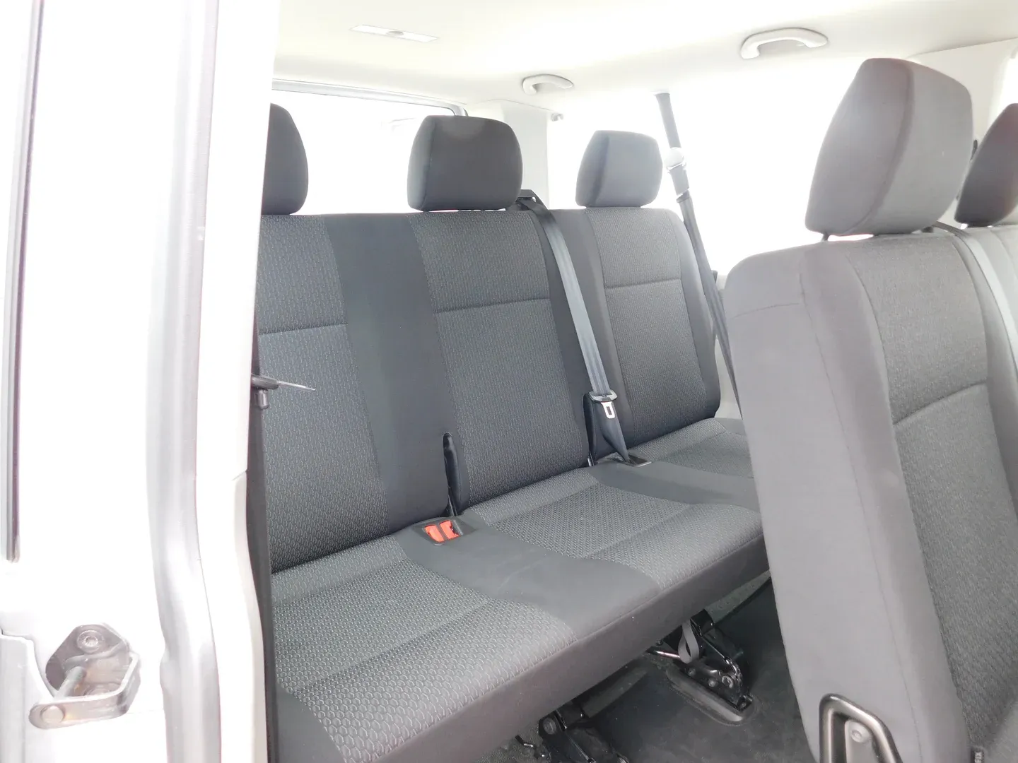 09926 vw caravelle trendline 2.0 tdi dsg - slika 12