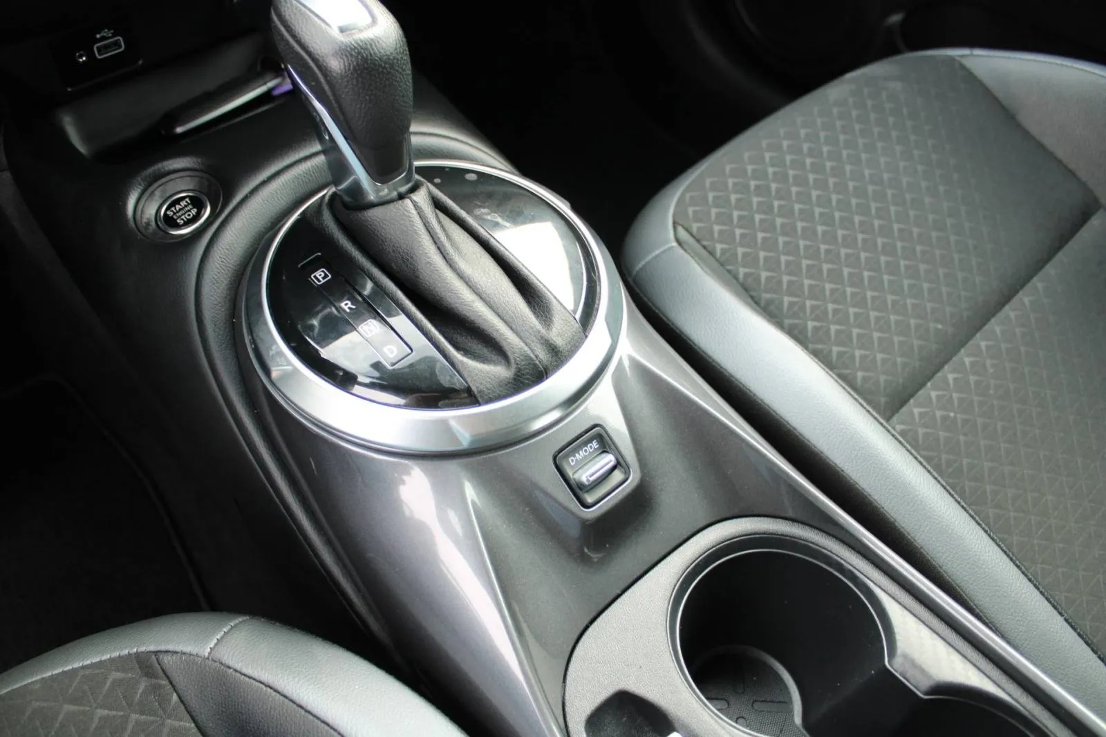 nissan juke 1.0 dig-t automatik *led, navigacija, kamera* - slika 18