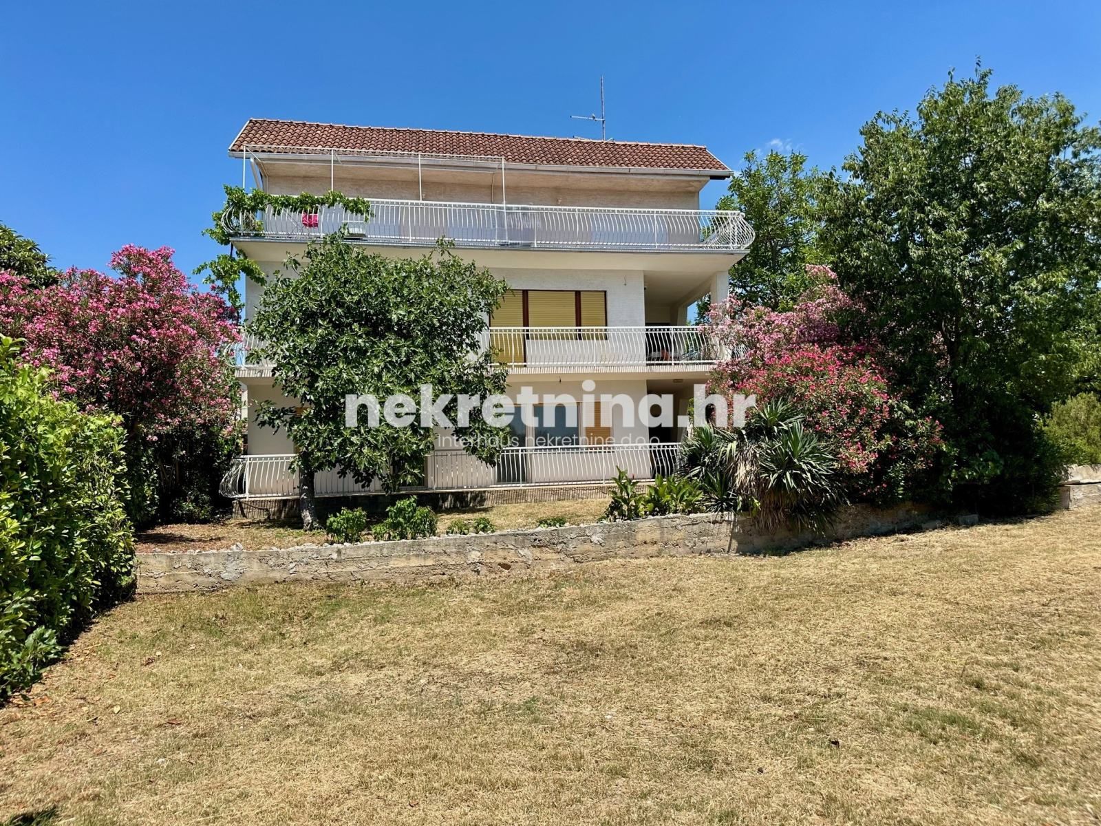 prodaja - kuća: sveti filip i jakov, 330.00 m2 (prodaja) - slika 2