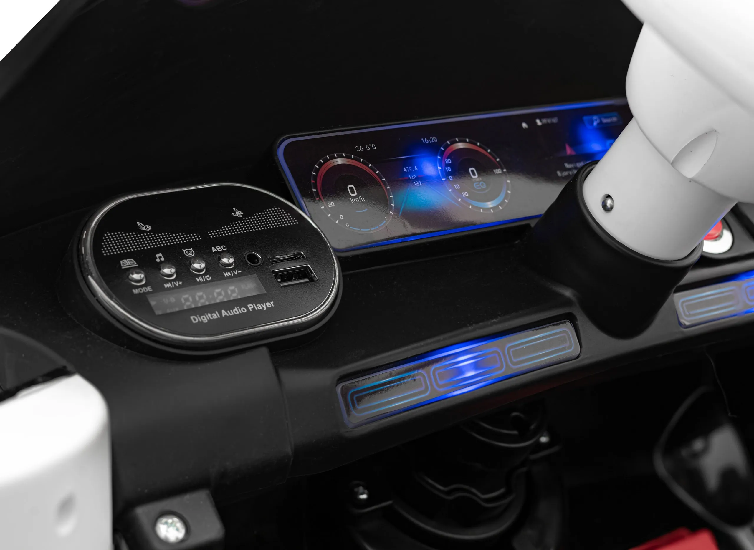 licencirani auto na akumultor mercedes benz amg eqa - crni - slika 5