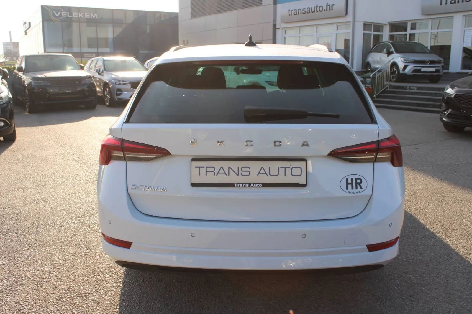 škoda octavia combi 2.0 tdi dsg *led, navigacija* - slika 6
