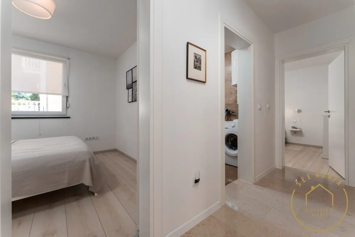 kuća sa apartmanima na odličnoj lokaciji - slika 23