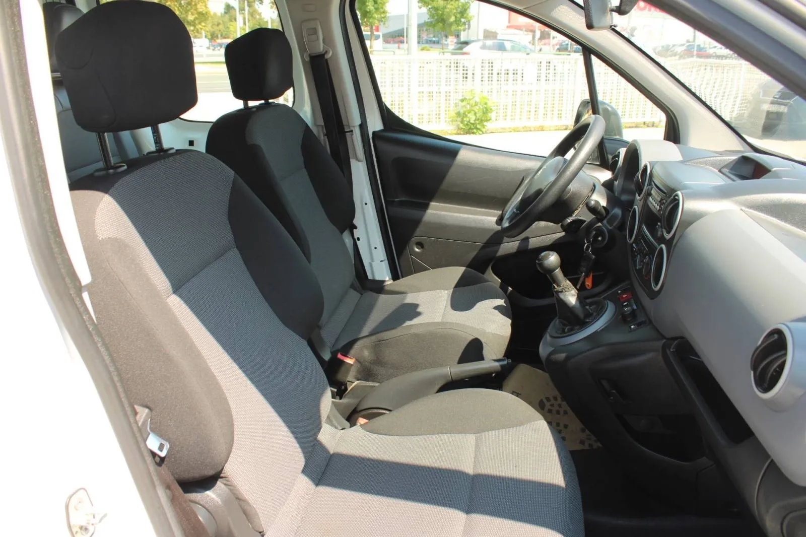 peugeot partner 1.6 hdi 100 produženi *klima* - 5 sjedala, 2017 god. - slika 12