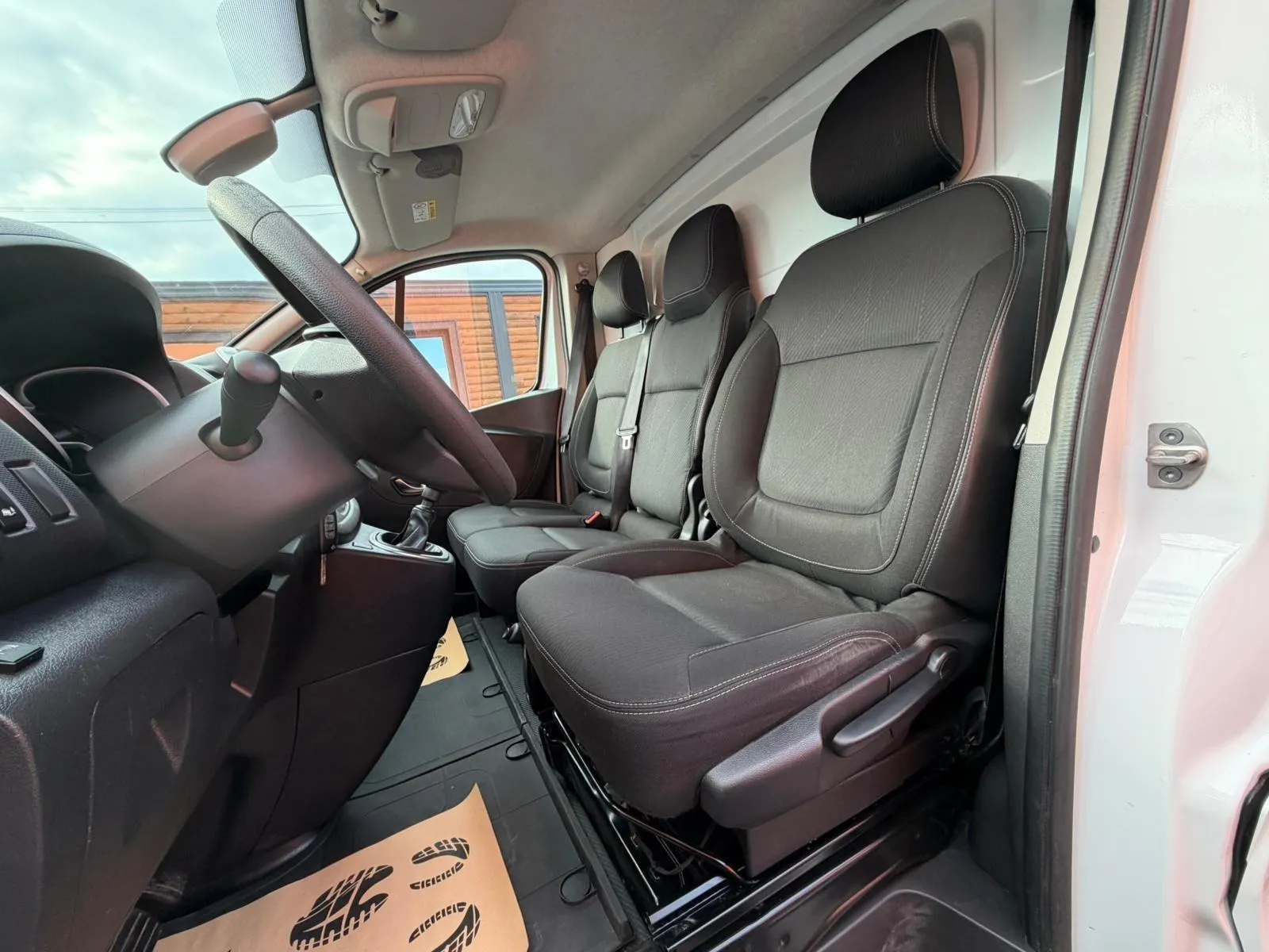 renault trafic 2.0 dci 120 •2021•kamera•l2h1•leasingbezučešća - slika 10
