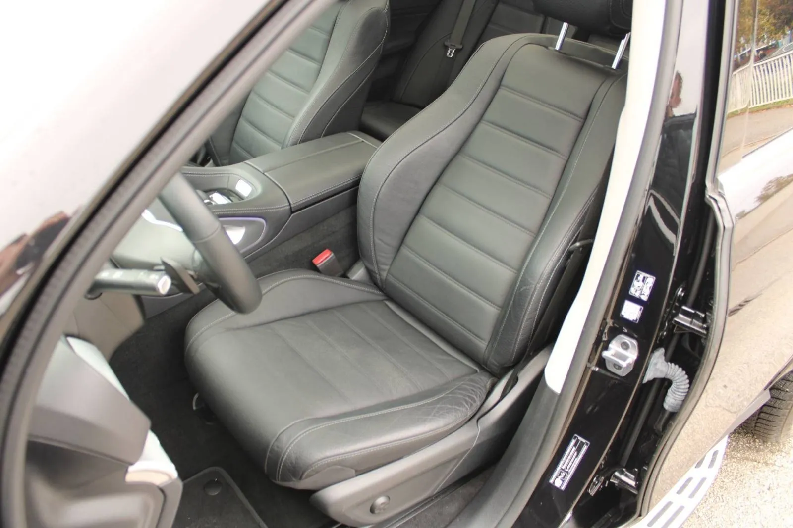 mercedes-benz gle 350de 4matic amg *panorama, led, kamera* - slika 11