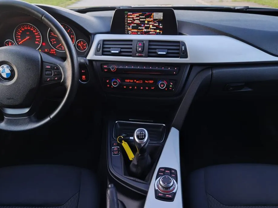 bmw serija 3 318d 202000 , 2013 , reg 04/2026 - slika 16