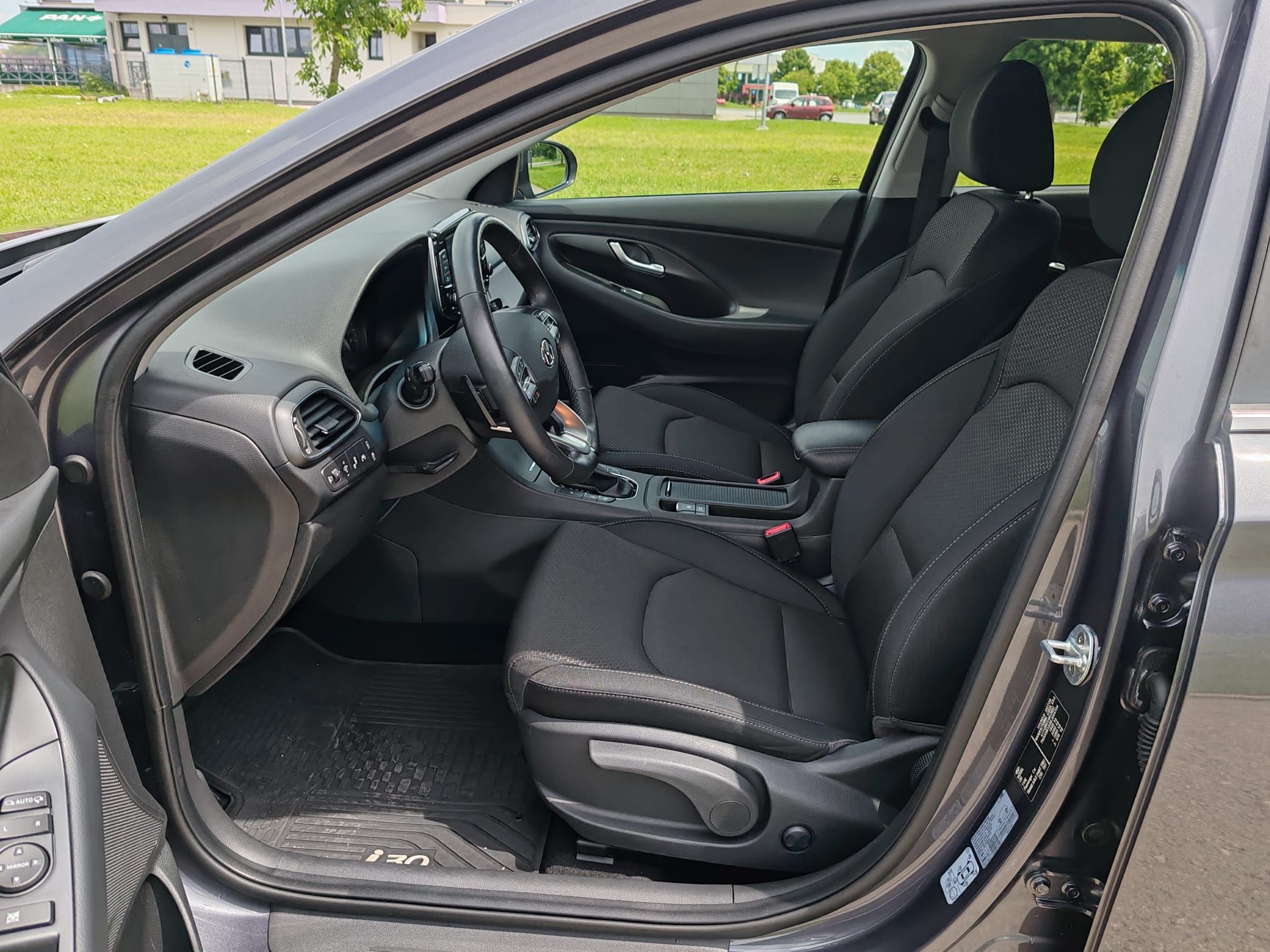 hyundai i30 1.6 crdi automatik, 67000 km . 2018 g - slika 10