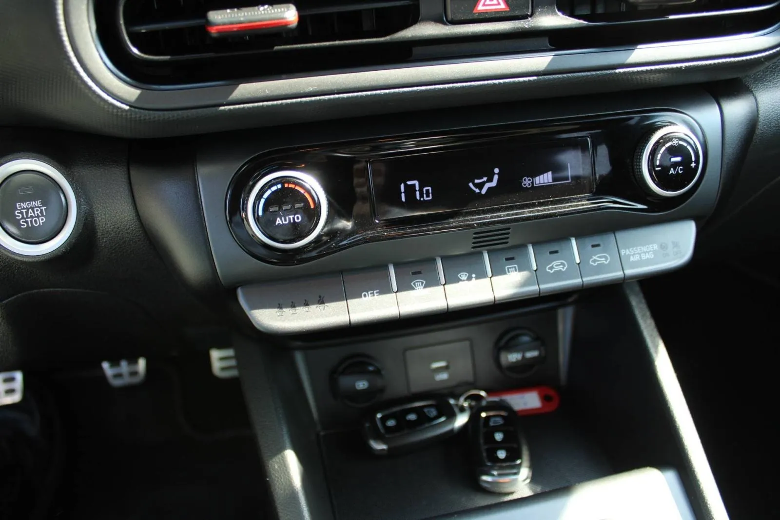 hyundai kona 1.0 t-gdi n-line *led, kamera* - slika 19