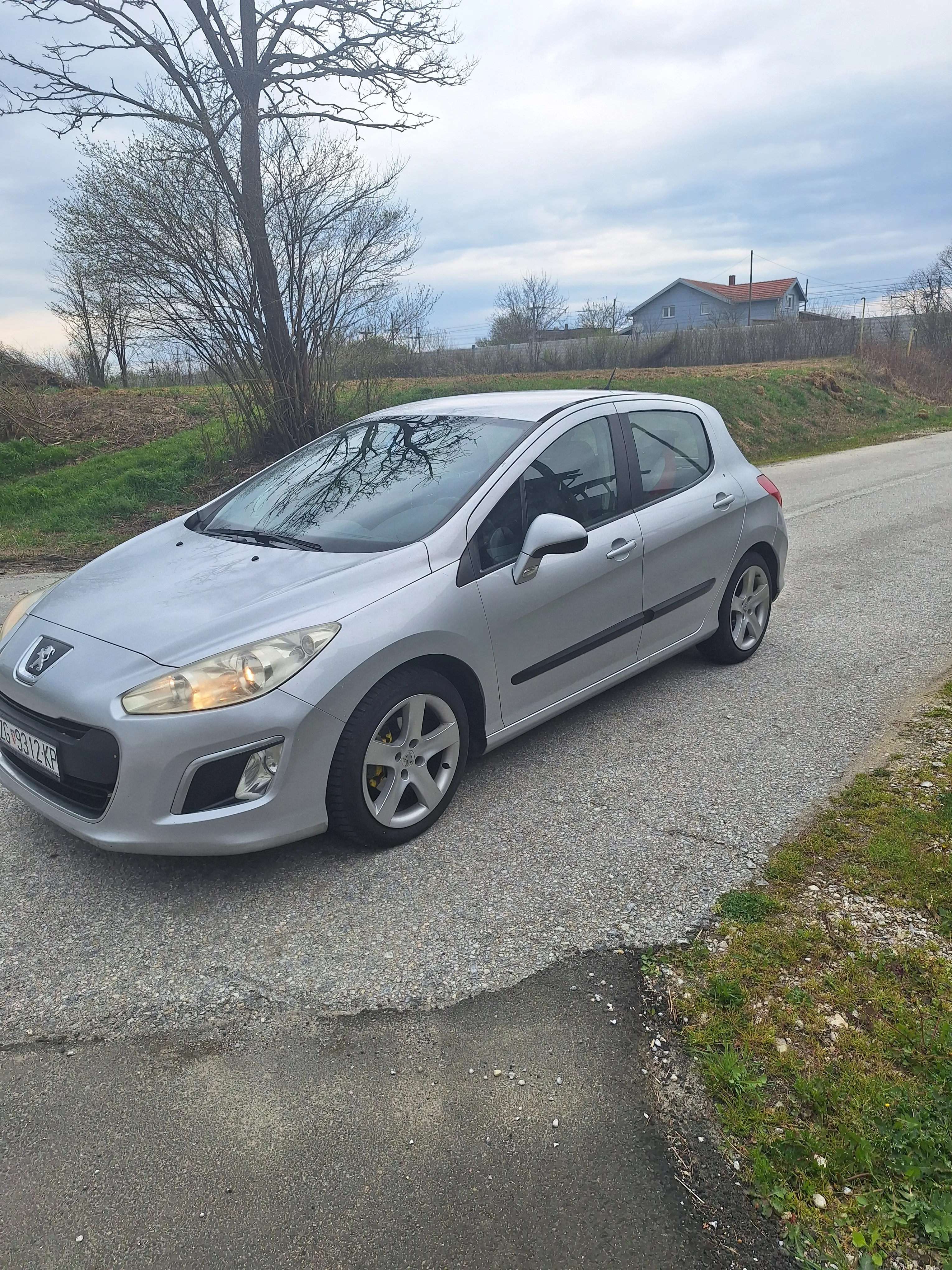 peugeot 308, 1,6 d. 2011 g. reg 05/27 - slika 2
