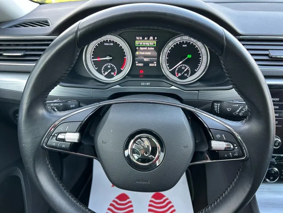 škoda superb combi 1.6 tdi dsg 2020.,reg:24.6.2026.,grij sjed, navi... - slika 18