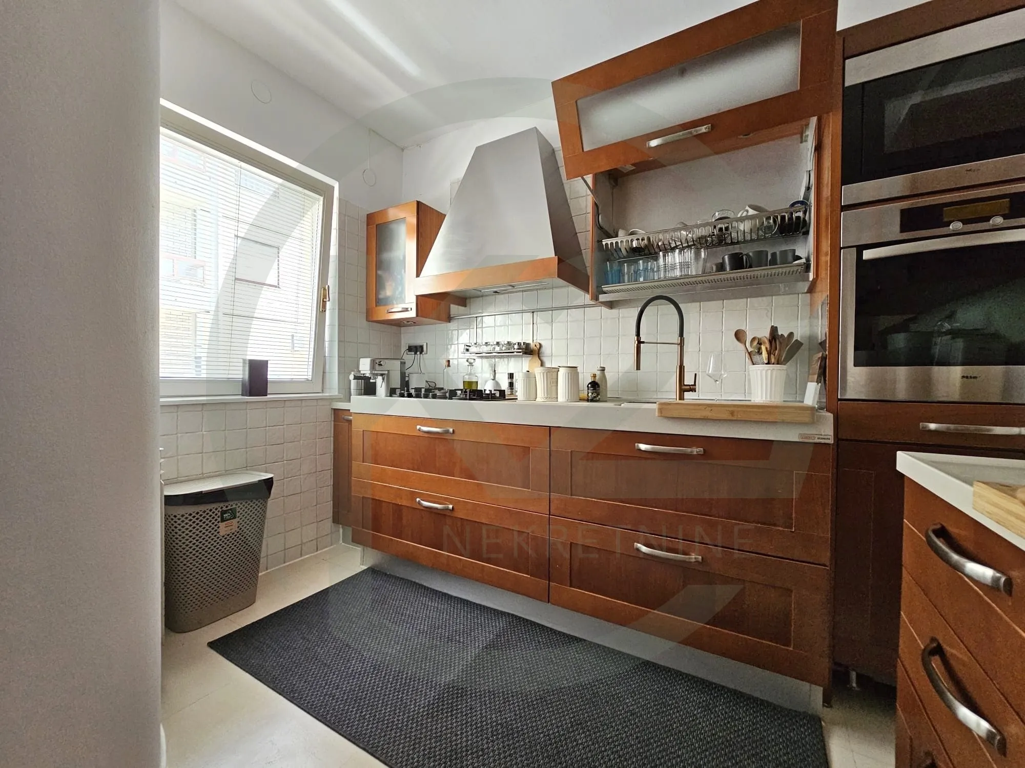 vrbik: kuća 300 m2 tri stana zamjena - slika 4
