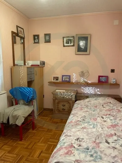kuća sa 2 stana i ugostiteljski objekt - slika 17