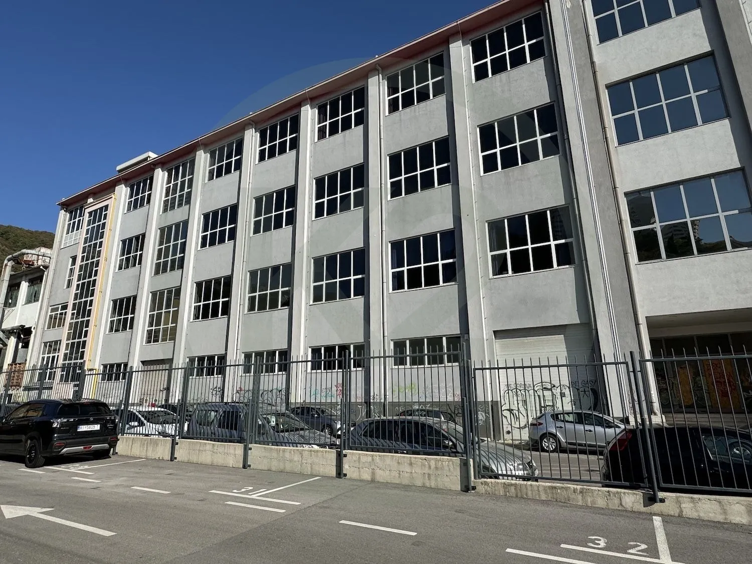 Rijeka, Poslovna zgrada 8.600 m2 PRILIKA!