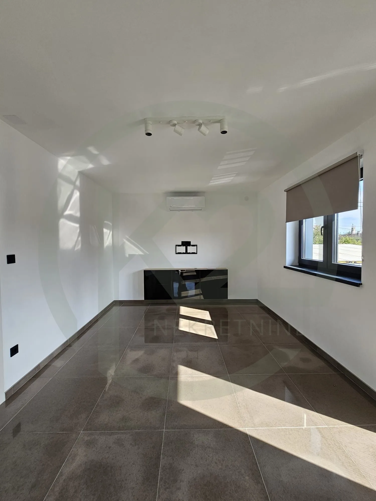 petruševec, najam novog ureda 85 m2, parking - slika 4