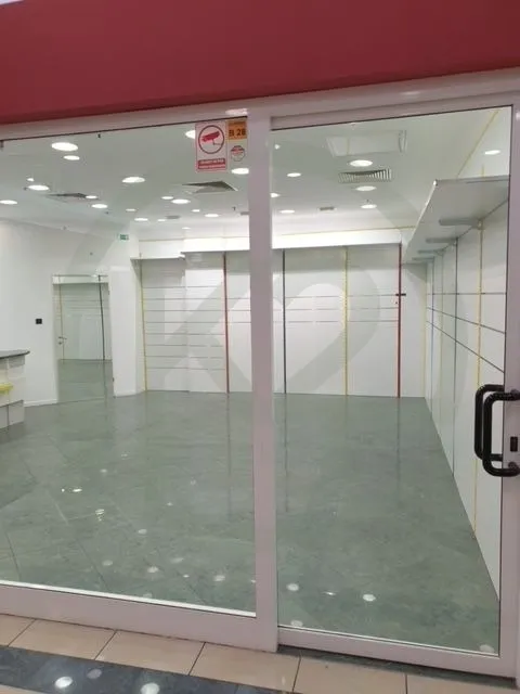 importane centar-lokal 51,5 m2, najfrekventnija pozicija, prilika!! - slika 4