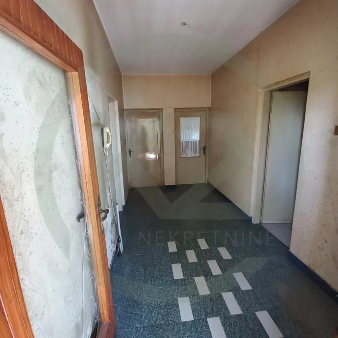 kuća i posl. prostor, križevci /kalnik) 500 m2 - slika 4