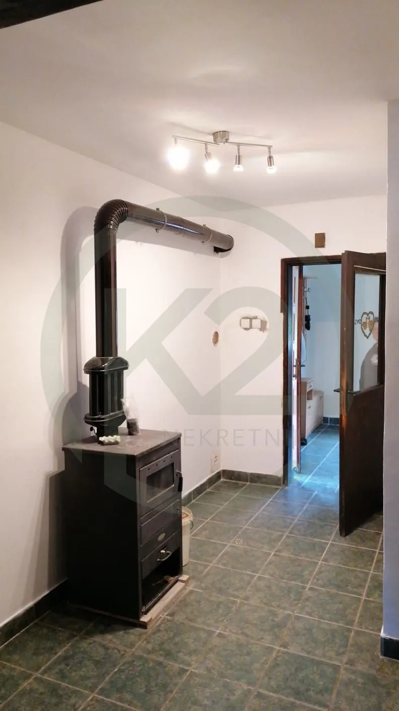 obiteljska kuća 180 m2, ravno brezje + gosp. zgrada, moguća zamjena!! - slika 8