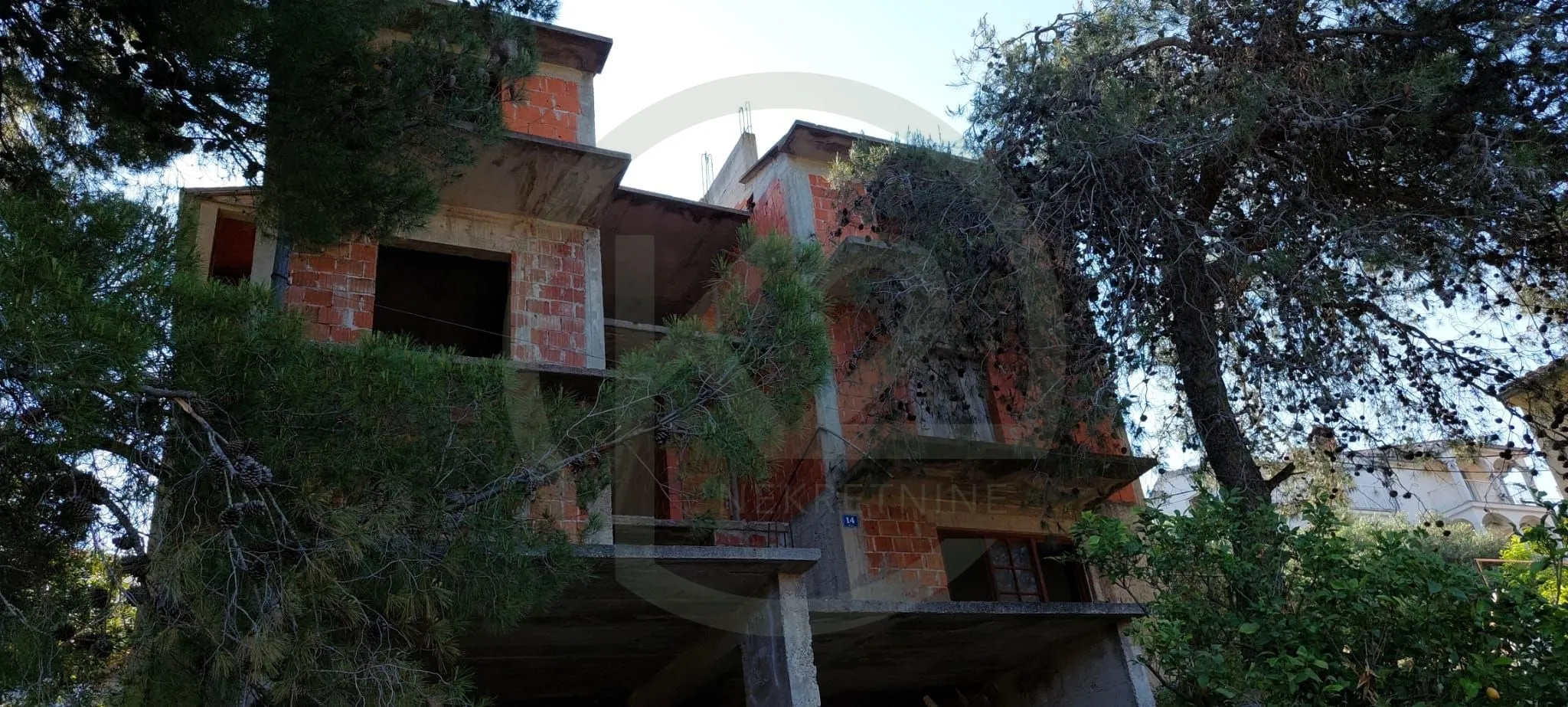 šolta, stomorska apartman u kući 60 m2 +240 m2 roh bau prodaja ili zamjena - slika 10