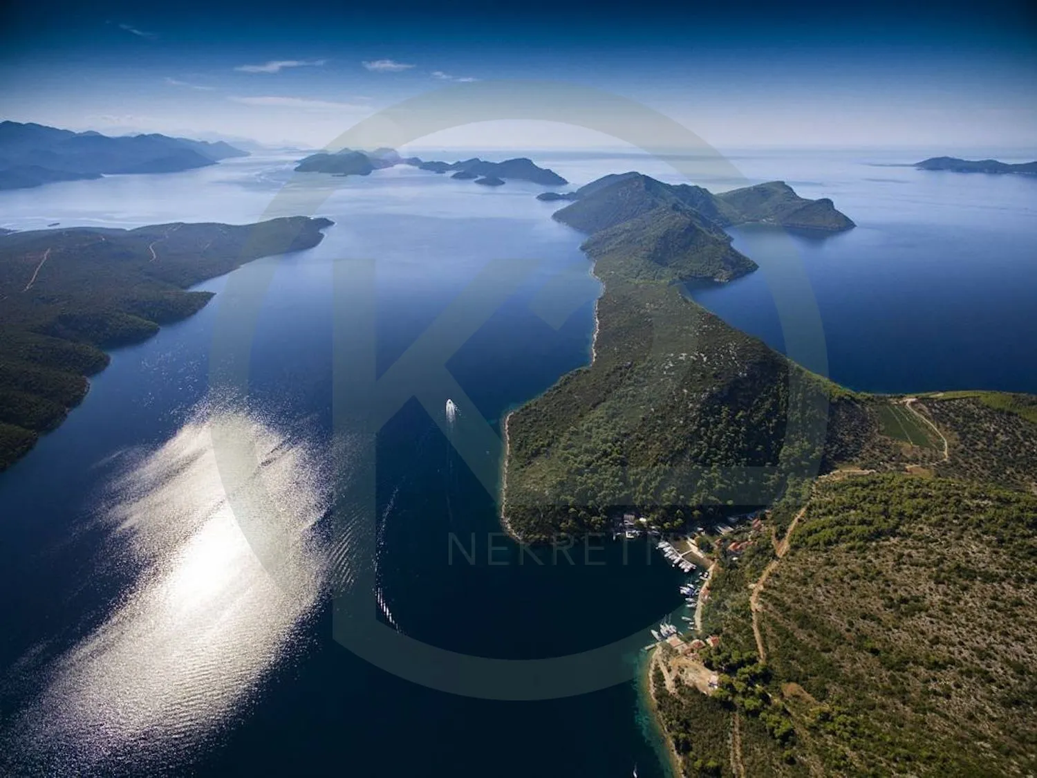 pelješac 216.904 m2 prvi red do mora - slika 6