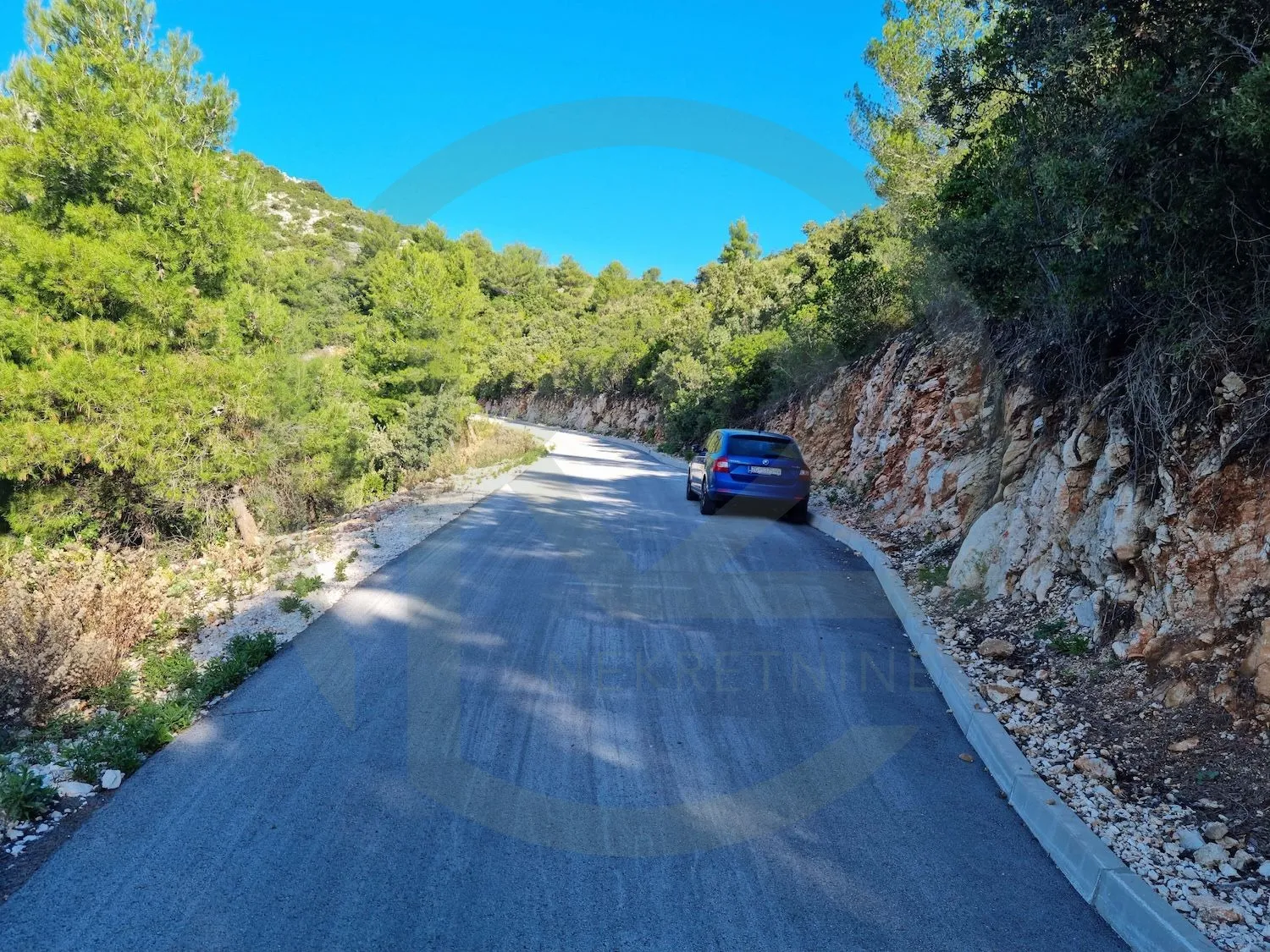 pelješac 216.904 m2 prvi red do mora - slika 2