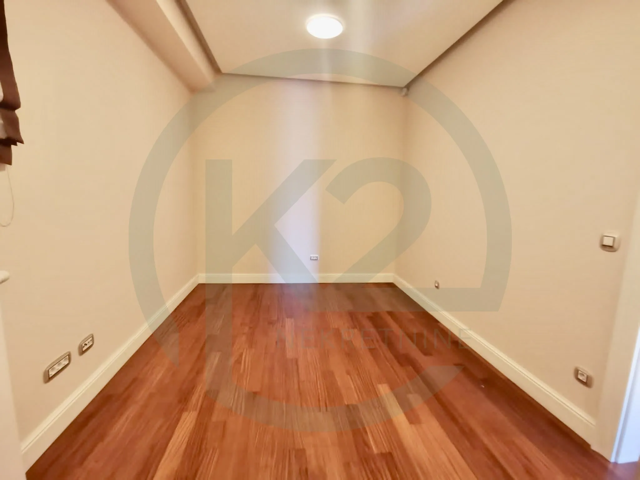 g. prekrižje odličan stan 250 m2 investicija u najmu - slika 21